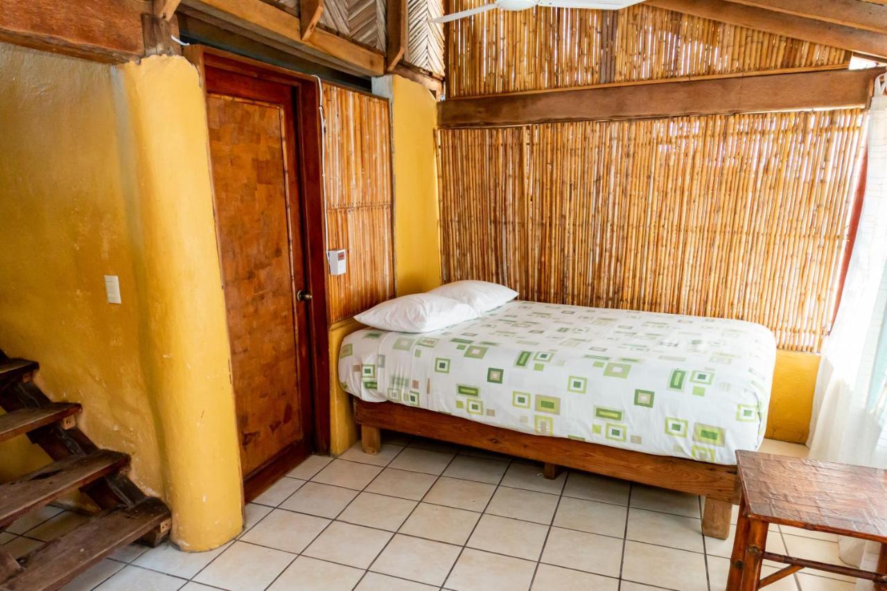 Casa Mexica Bungalows Zihuatanejo Exterior foto