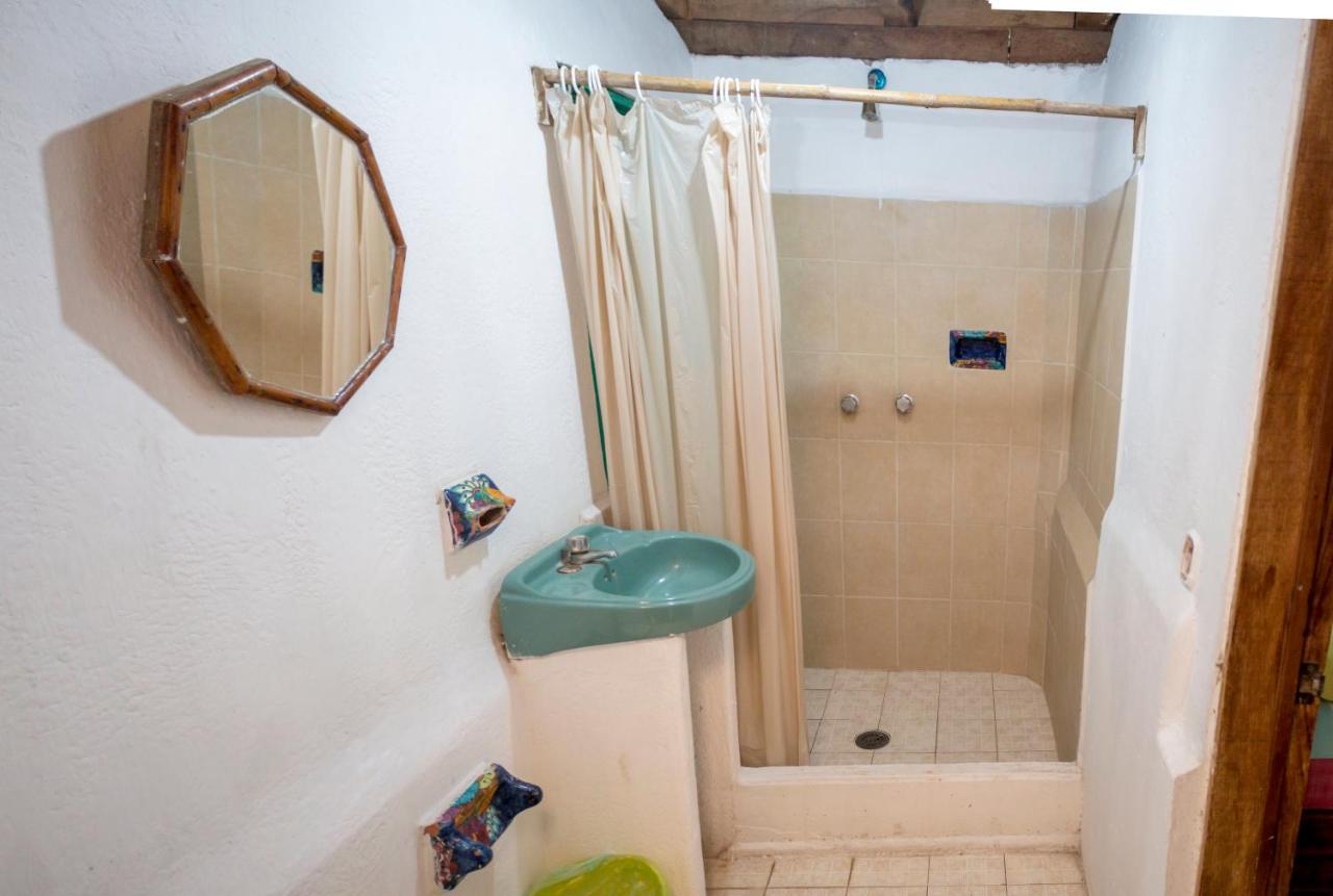 Casa Mexica Bungalows Zihuatanejo Exterior foto