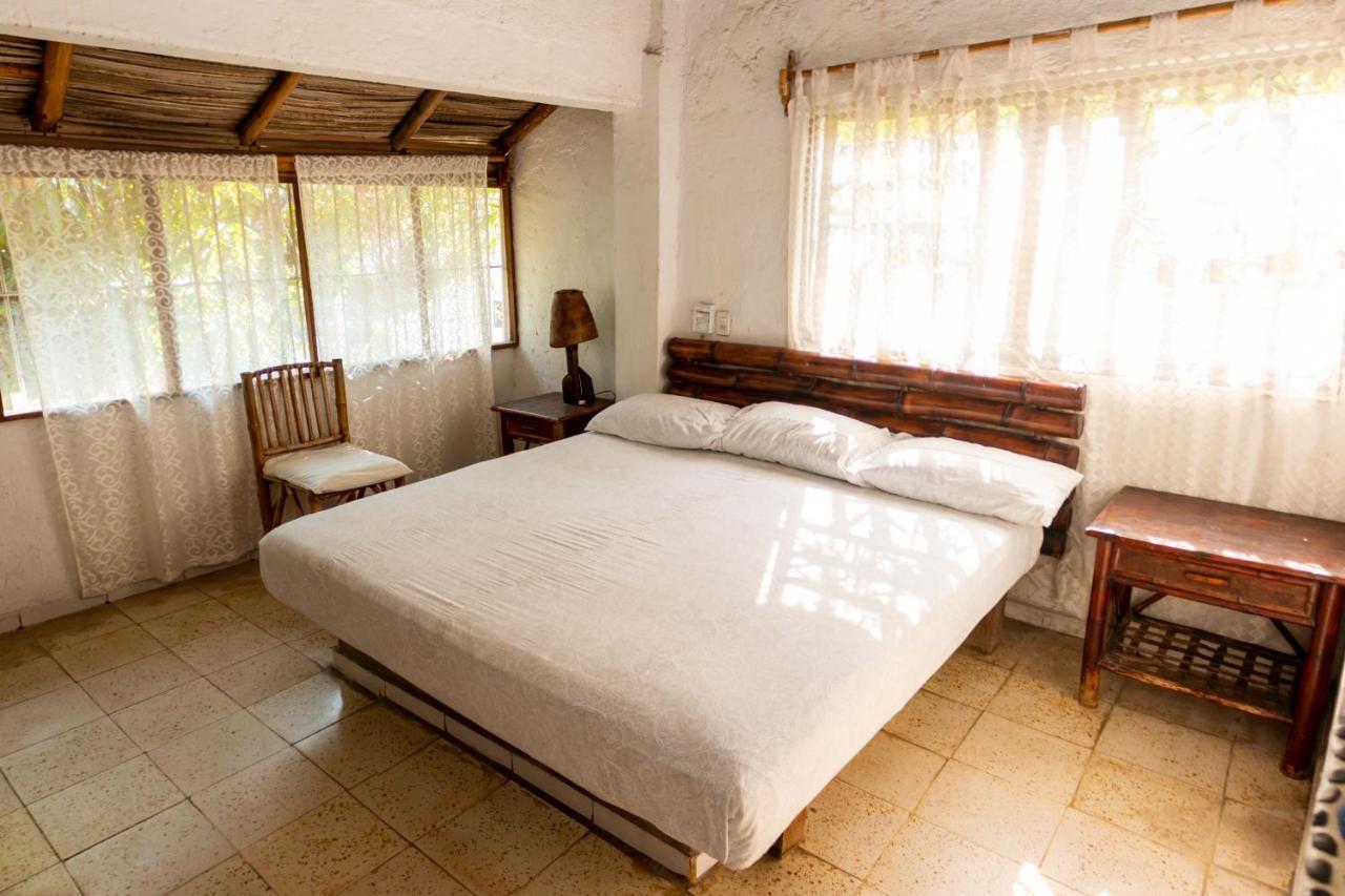 Casa Mexica Bungalows Zihuatanejo Exterior foto