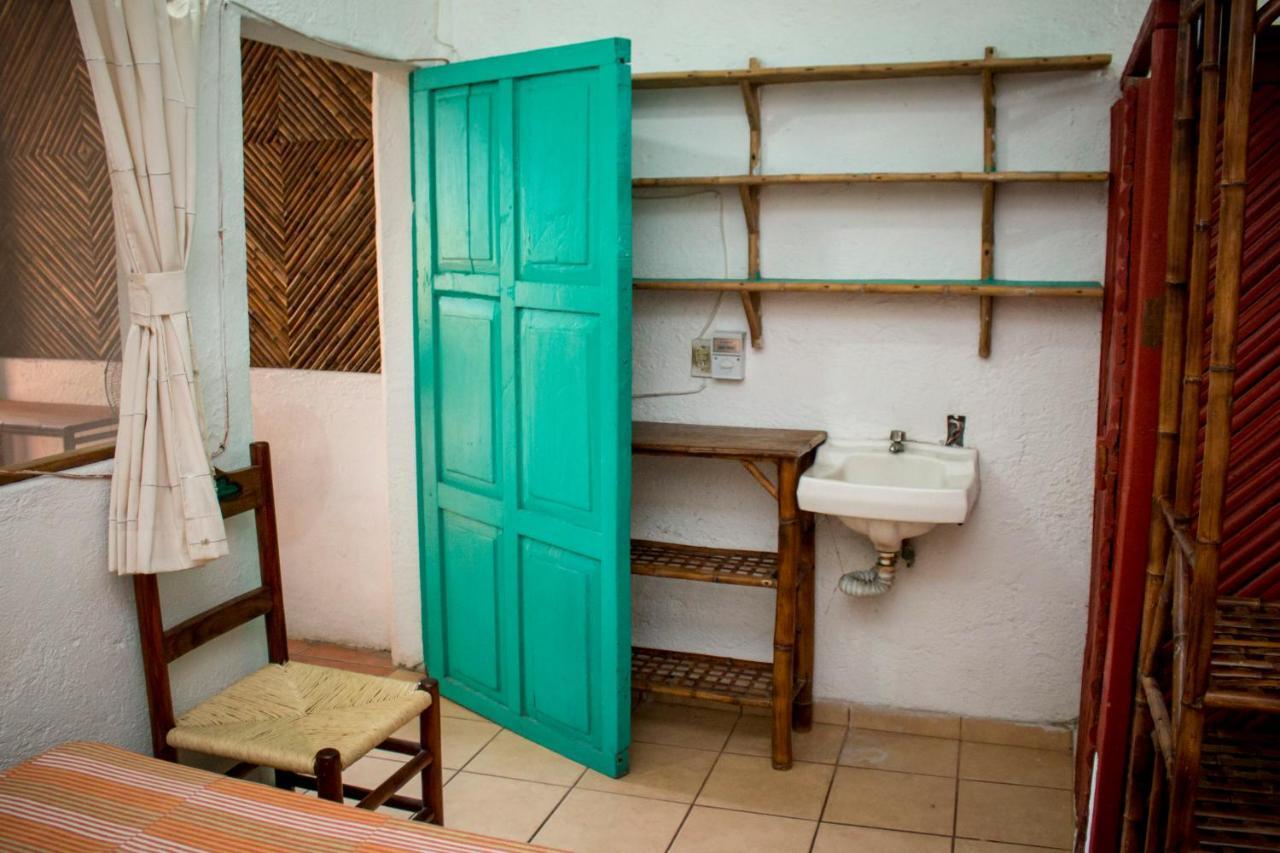 Casa Mexica Bungalows Zihuatanejo Exterior foto
